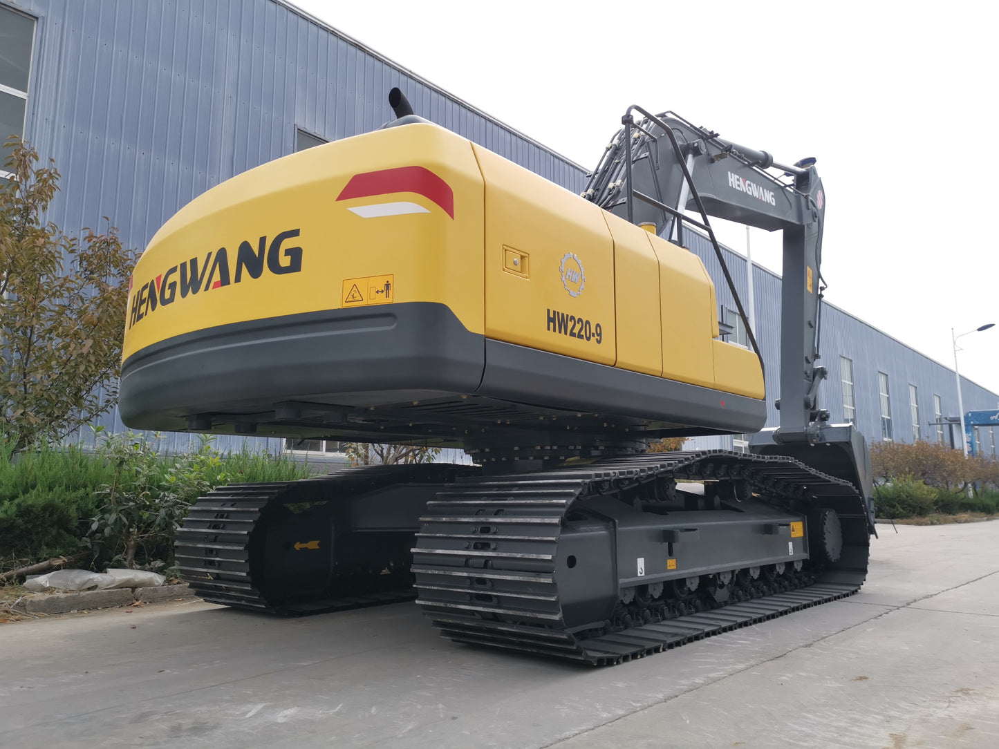 HW220 large excavator.