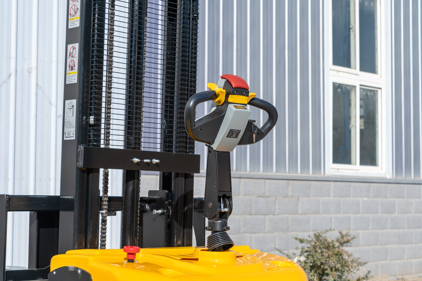 HW2T stacker truck,