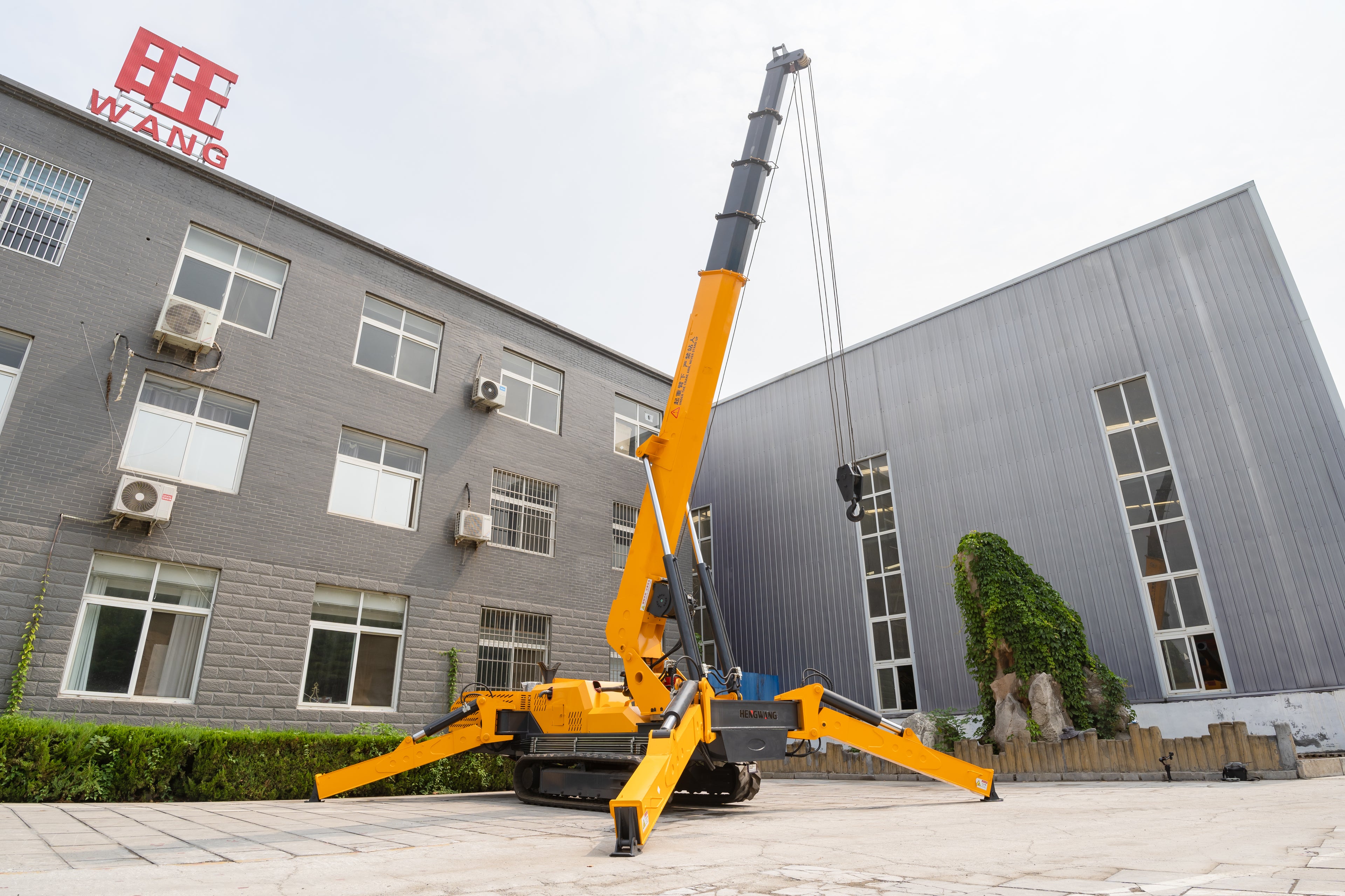 HW1000 Spider Crane.