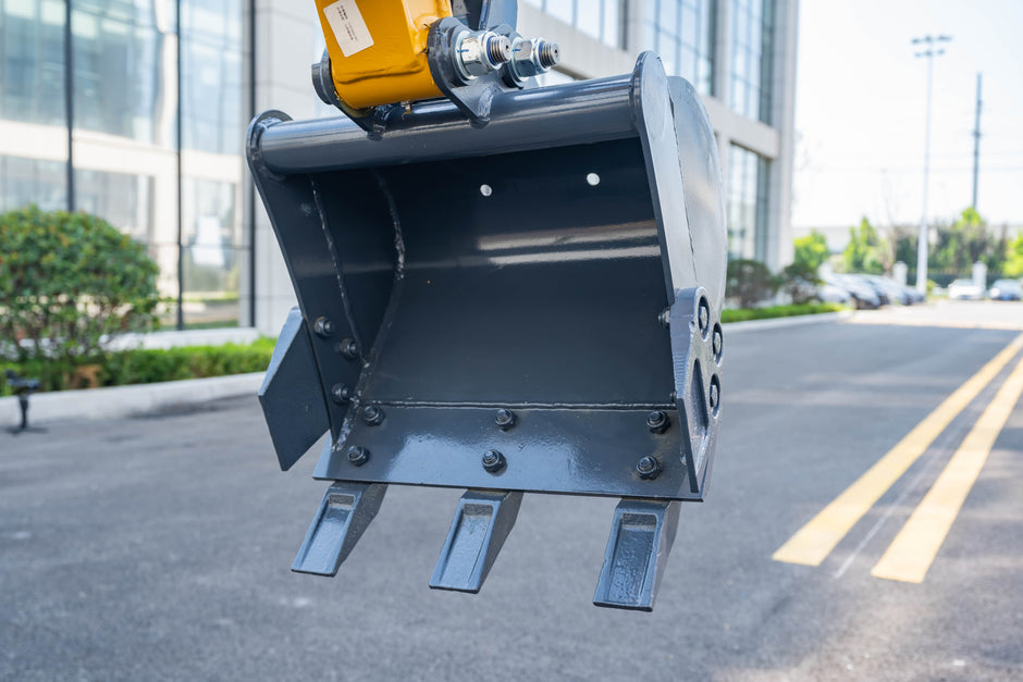 HENGWANG 1.5 Ton Mini Excavator | 15 HP Compact Digger with 2700mm Digging Radius