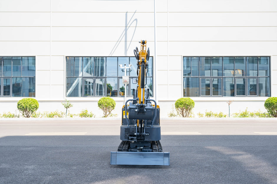 HENGWANG 1.5 Ton Mini Excavator | 15 HP Compact Digger with 2700mm Digging Radius