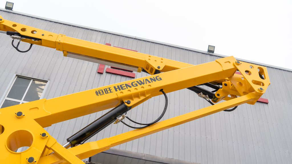 16-meter self-propelled articulated boom lift platform.