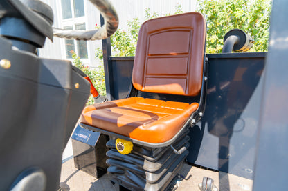 HW-3T wheeled tipper truck.