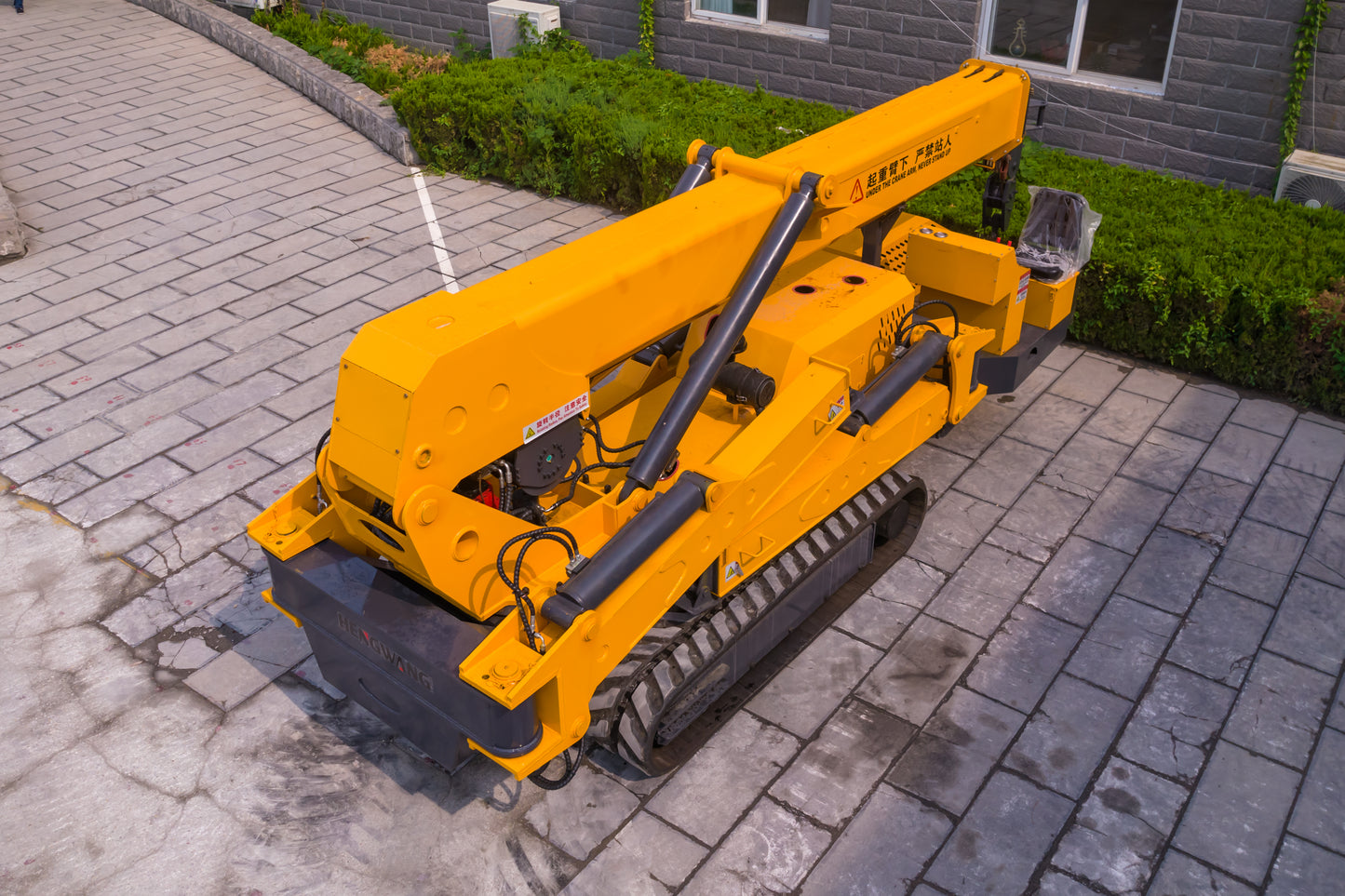 HW1000 Spider Crane.