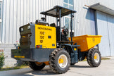 HW-3T wheeled tipper truck.