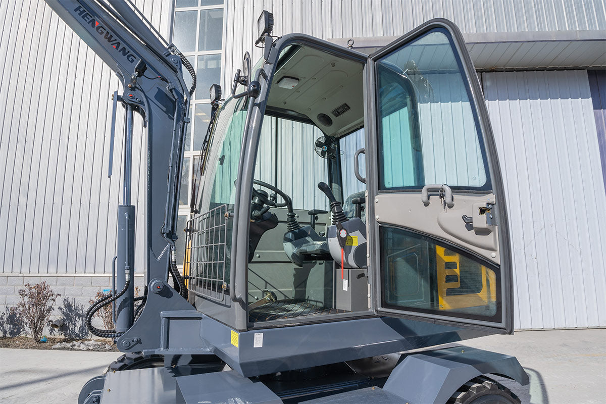 HWL40 wheeled excavator.