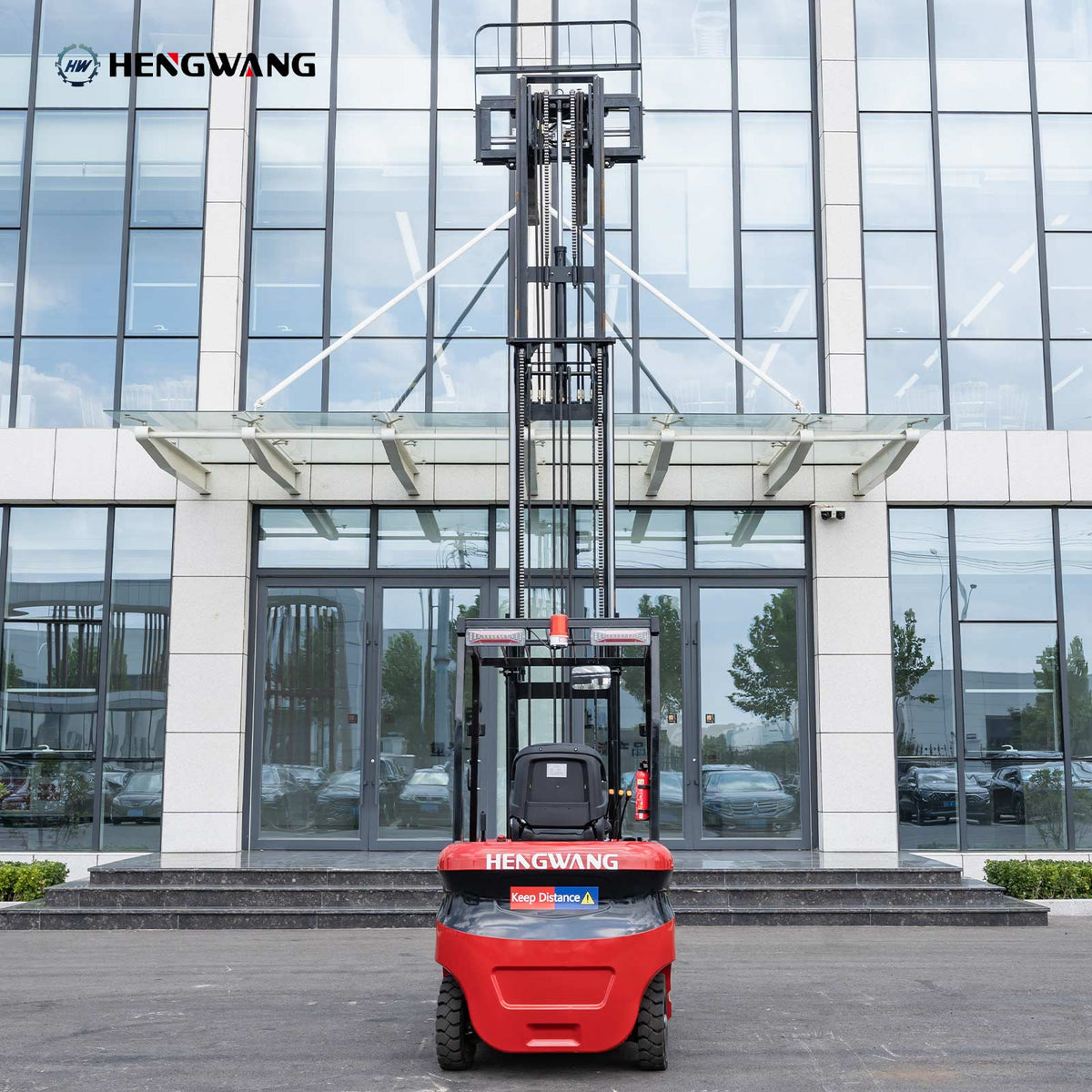 4400 lb electric forklift rear view with high lift mast