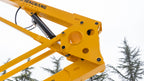 16-meter self-propelled articulated boom lift platform.