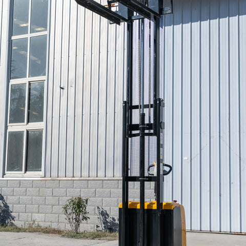 HW2T stacker truck,