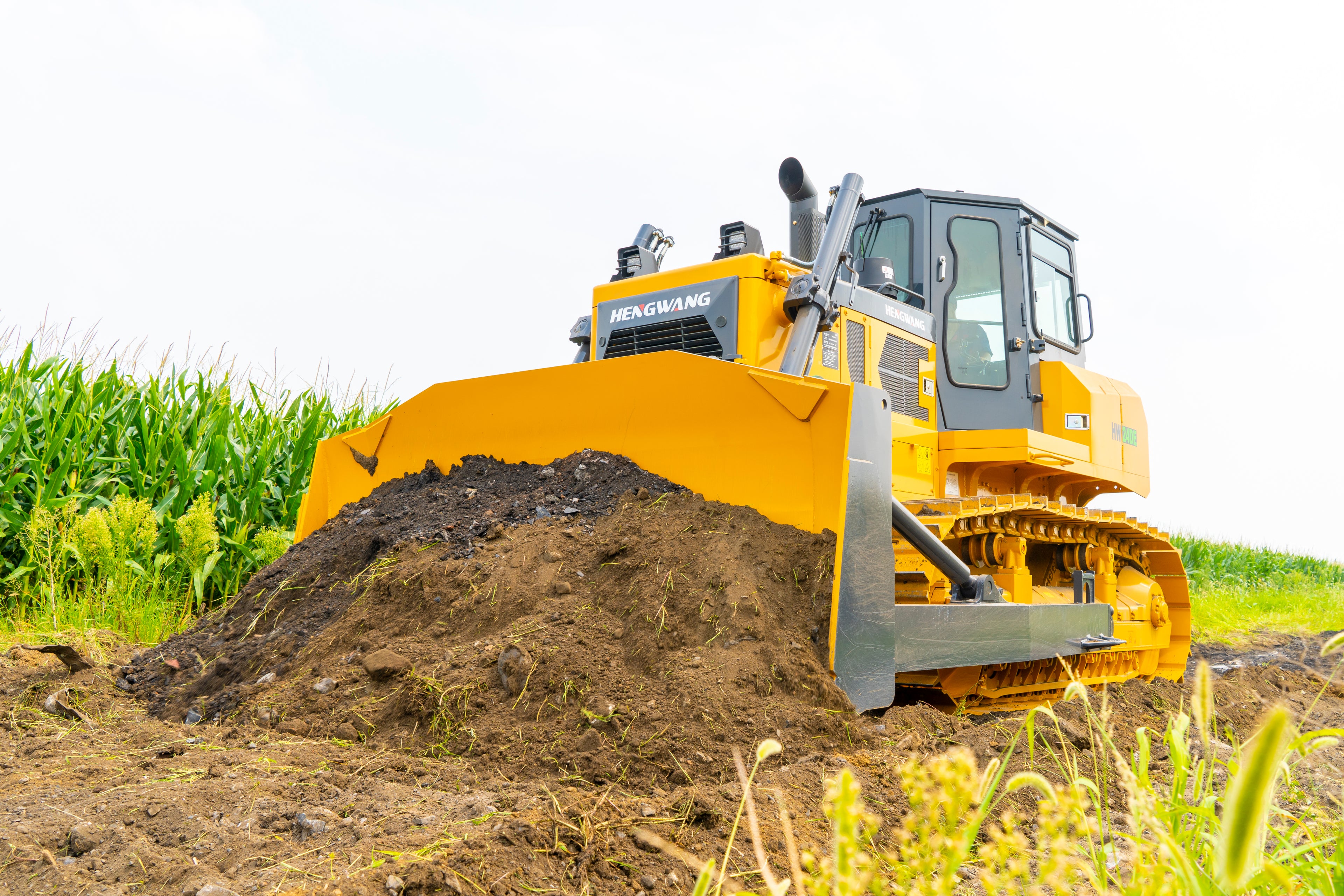 HW24D large bulldozer.