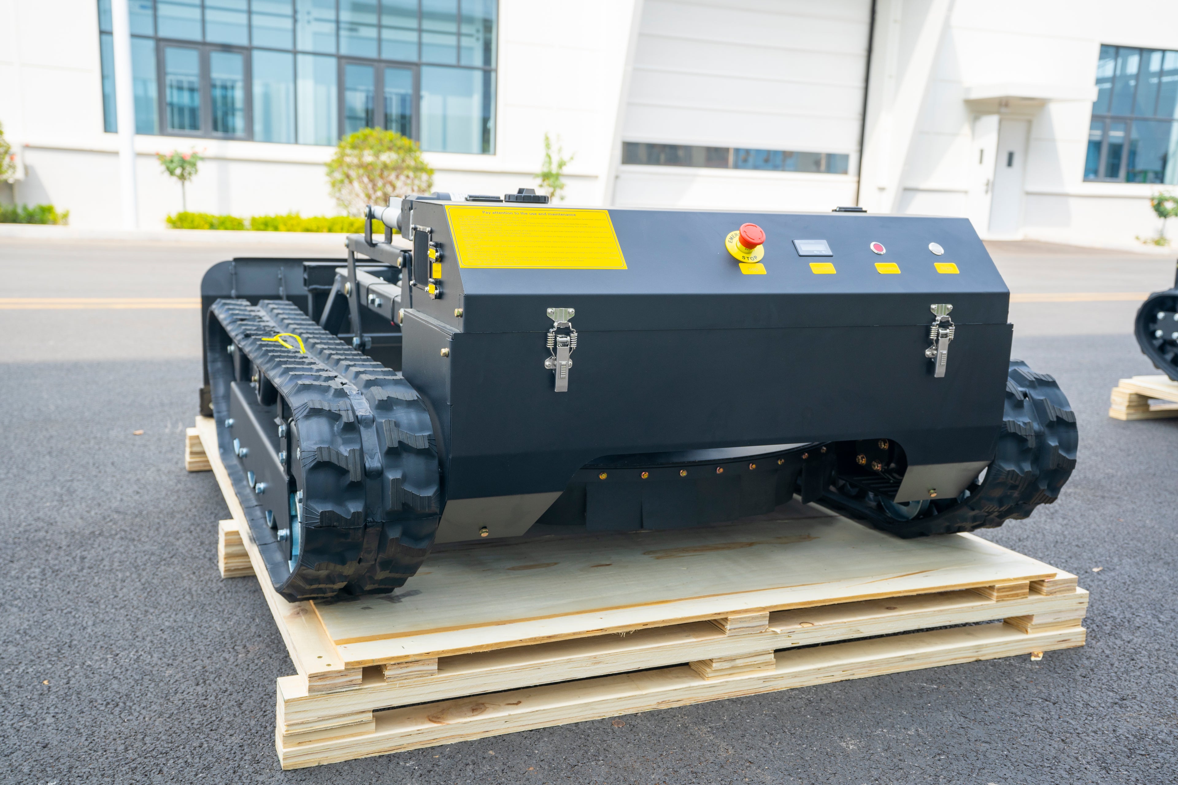 Gasoline remote control lawn mower 22 HP winter snow pusher, detachable