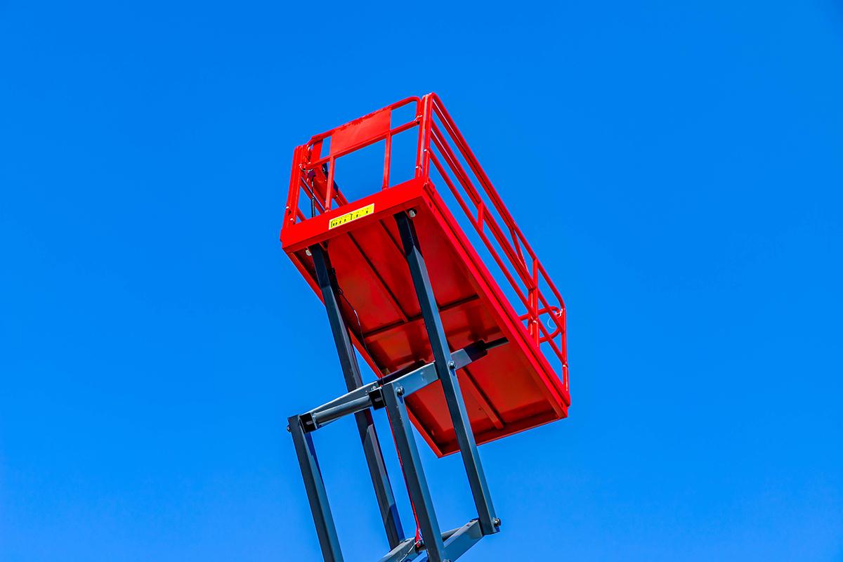 HW12 tracked lifting platform.